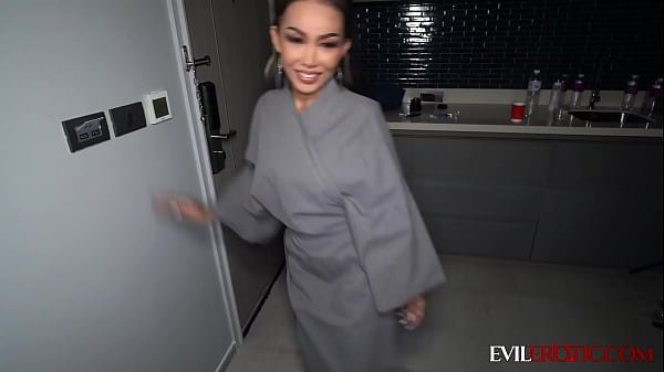 Petite Asian Masseuse Lets Client To Destroy Her Ass